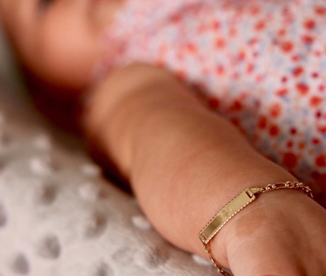 14k Yellow Gold Figaro Link Baby/Child ID Bracelet, 6 inches with FREE ENGRAVING (8 Characters on Both sides)